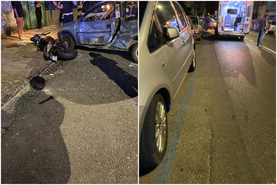 Napoli, moto si schianta contro auto durante inversione: “Botto tremendo”