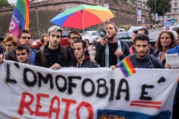 Violenza omofoba, in Campania la metà dei casi di tutto il Sud