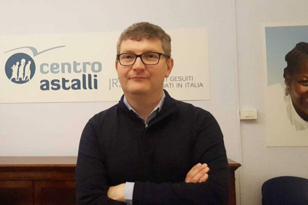 “In Europa la solidarietà è una gara al ribasso”, le parole di padre Camillo Ripamonti