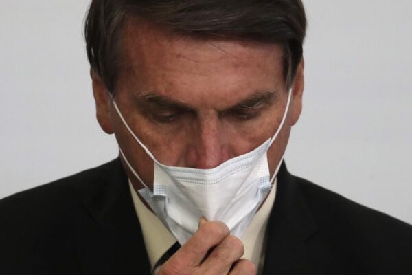Mai sottovalutare un populista con la divisa