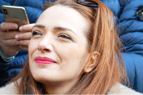 “Basta indagini a orologeria” la sardina Jasmine Cristallo contro le inchieste durante la campagna elettorale