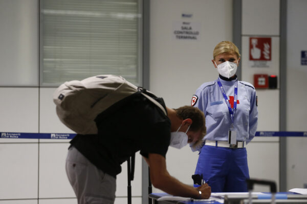 Foto Cecilia Fabiano/ LaPresse 
25 Agosto 2020  Roma (Italia) 
Cronaca : 
Aeroporto di Fiumicino , visita del presidente della Regione Lazio Nicola Zingaretti all’area dedicata ad i test rapidi 
Nella Foto: L’area covid dell’aeroporto Leonardo Da Vinci
Photo Cecilia Fabiano/LaPresse 
August 25 , 2020  Rome (Italy) 
News: 
Fiumicino international airport , visit of the Governor Nicola Zingaretti at the medica area for smart covid tests In the pic : The Covid area of the airport