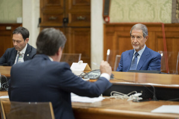 Foto Filippo Attili/Palazzo Chigi/LaPresse 02-09-2020 Roma, Italia PoliticaIl Presidente del Consiglio Giuseppe Conte incontra a Palazzo Chigi il Presidente della regione Sicilia Nello Musumeci e il sindaco di Lampedusa Salvatore MartelloDISTRIBUTION FREE OF CHARGE – NOT FOR SALE – Obbligatorio citare la fonte LaPresse/Palazzo Chigi/Filippo Attili