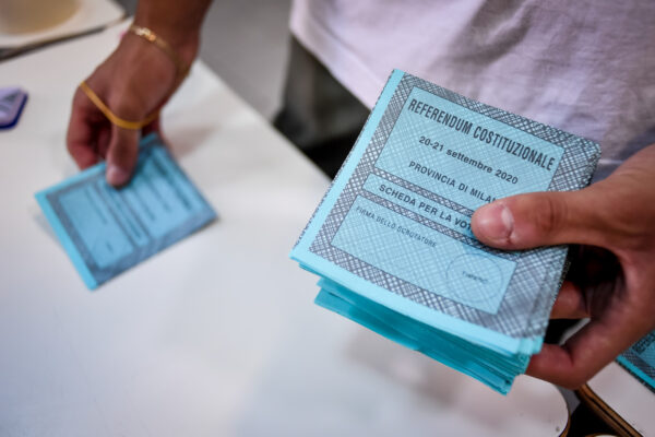 Election Day, delegati sindaco di Napoli: “Difficile costituire i seggi ma ce l’abbiamo fatta”