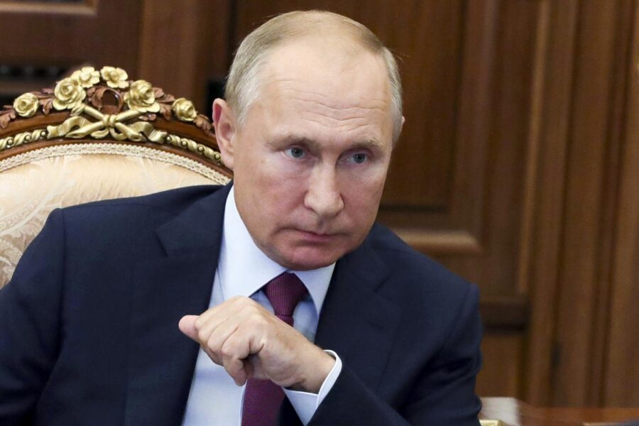 Putin annuncia il secondo vaccino russo anti-covid: “Pronti a registrarlo”