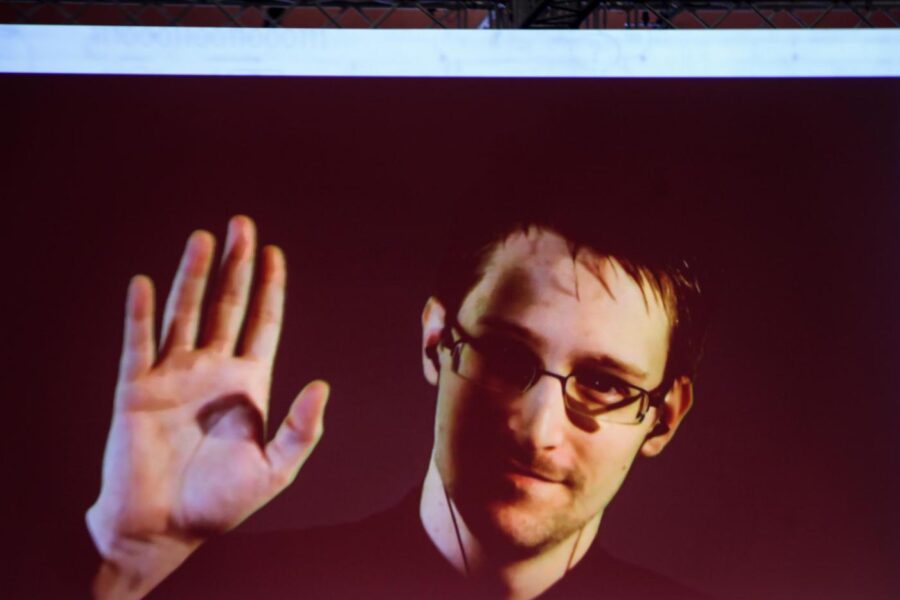(150318) — HANOVER, March 18, 2015 (Xinhua) — Edward Snowden is seen on the screen during a live remote interview at CeBIT 2015, the world’s top trade fair for information and communication technology, in Hanover, Germany, on March 18, 2015. (Xinhua/Zhang Fan)