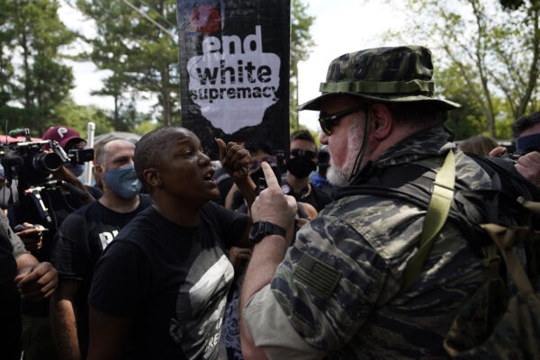 Usa, sangue sulla campagna elettorale: freddato afroamericano, nuove proteste