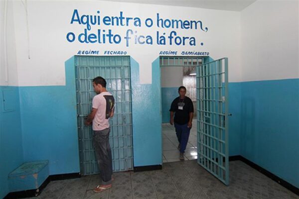 Che cosa sono le Apac, le carceri dove i detenuti hanno le chiavi delle celle