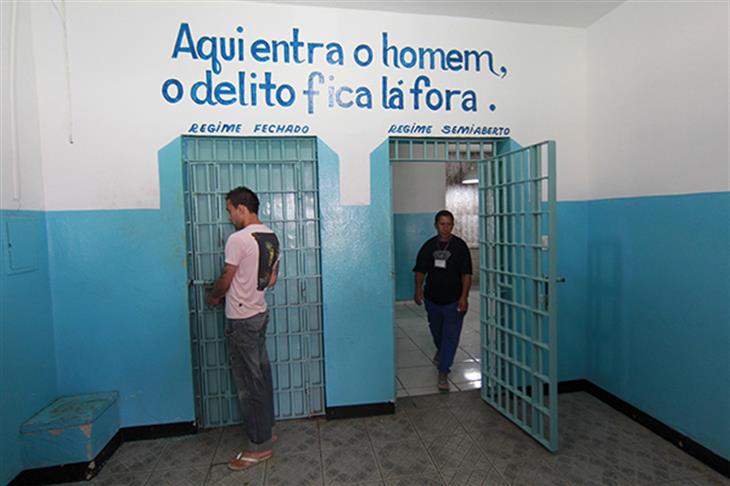 Che cosa sono le Apac, le carceri dove i detenuti hanno le chiavi delle celle