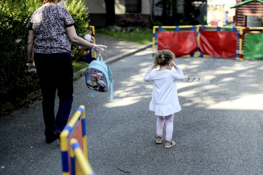 Scuola, bimba di 4 anni positiva in classe. Il decalogo per i genitori: ecco cosa fare