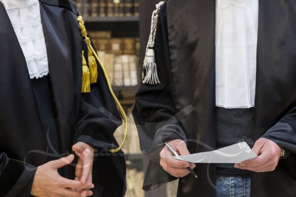 Esame da avvocato, non cambia nulla. Praticanti sul piede di guerra