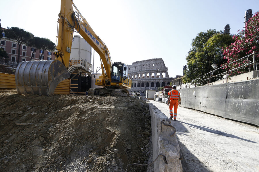 Grandi opere, solo chiacchiere e tempo perduto