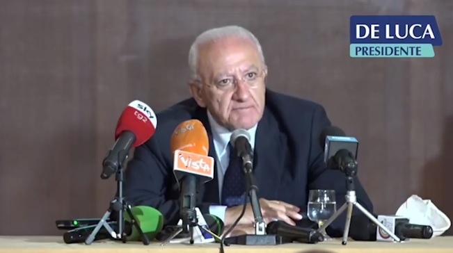 De Luca trionfa e avverte: “Basta politica tossica, c’è la seconda ondata del covid: occorre nuovo rigore”