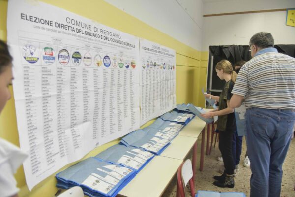 Legge elettorale, i 5 Stelle chiedono il ritorno alle preferenze. Ma Italia Viva e Pd frenano