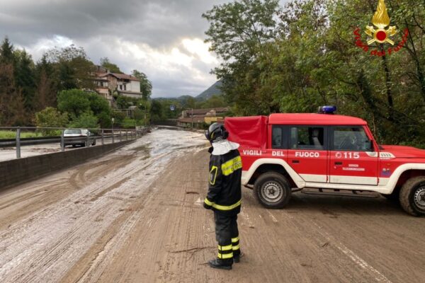Maltempo killer a Varese, runner muore travolto dall’esondazione di un fiume: due salvati dal fango