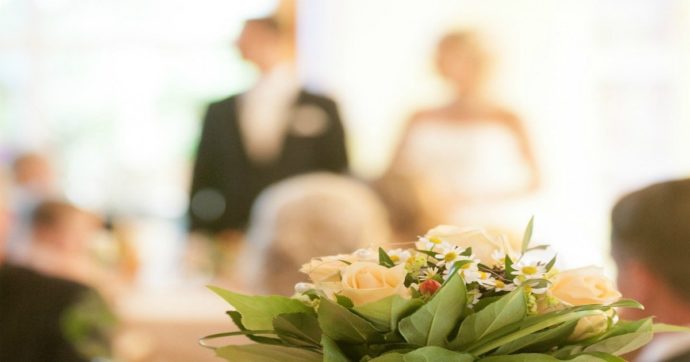 Matrimonio finisce in tragedia, sposa ustionata dal flambé al suo arrivo al banchetto