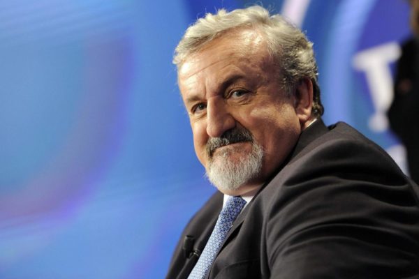 L’importanza (e la fortuna) di chiamarsi Michele Emiliano e non Peppino Cacace L’importanza (e la fortuna) di chiamarsi Michele Emiliano e non Peppino Cacace