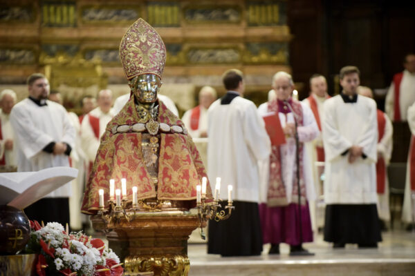 Il miracolo di San Gennaro? Sarà per pochi intimi…