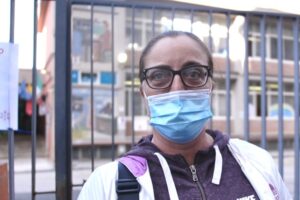 Napoli, riaprono le scuole ed è subito caos: sit-in di protesta dei genitori