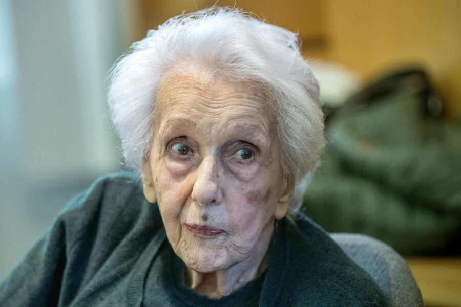 Rossana Rossanda umiliata da Fico e dai 5 Stelle