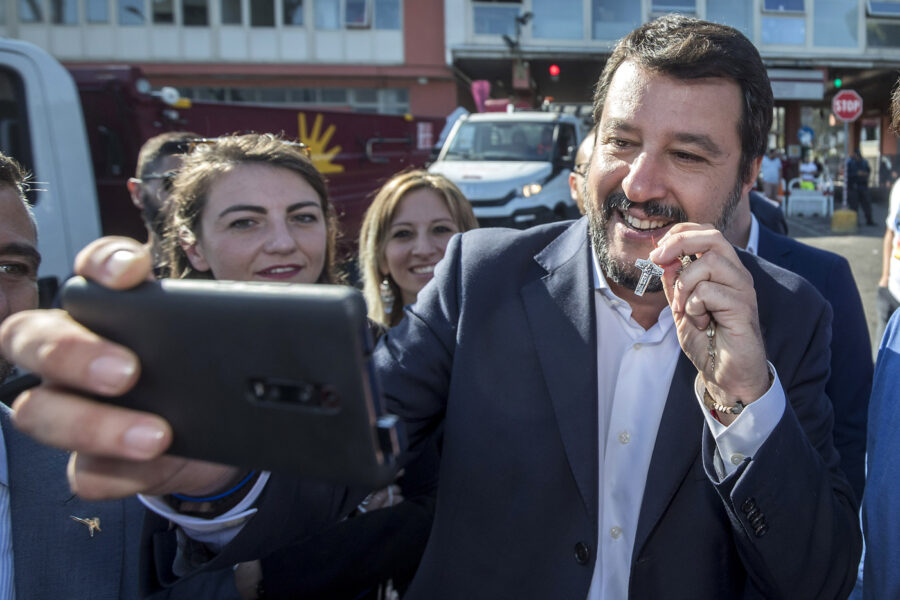 Rosario ai comizi, è stato Salvini stesso a farne un simbolo politico