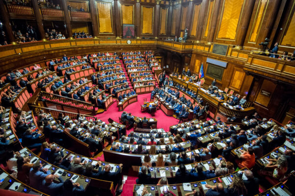 Due senatori del Movimento 5 Stelle positivi al Coronavirus: tamponi a tutto il gruppo