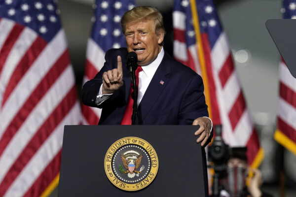 “Trump non ha pagato tasse per dieci anni”, il NYT pubblica le dichiarazioni dei redditi del presidente