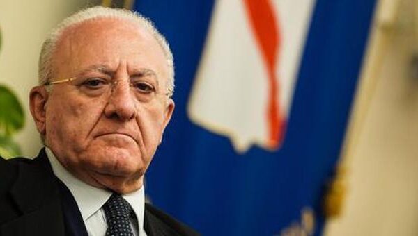 Nord riaprono le scuole, ma in Campania no: il fallimento di De Luca