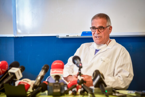 Berlusconi, il bollettino medico: “Condizioni stabili e cauto ottimismo”