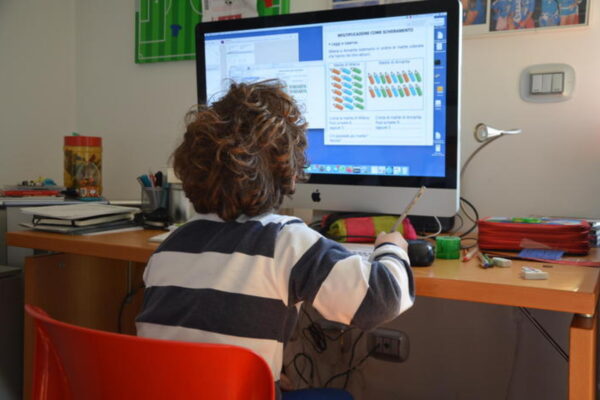 La didattica a distanza è un crimine contro i ragazzi!
