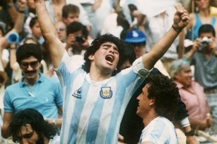 ©DPA/LAPRESSE29-06-1986 CITTA’ DEL MESSICOSPORT CALCIOMONDIALI DI CALCIO IN MESSICOFINALE ARGENTINA – GERMANIA OVESTNELLA FOTO: ESULTANZA DI DIEGO ARMANDO MARADONA