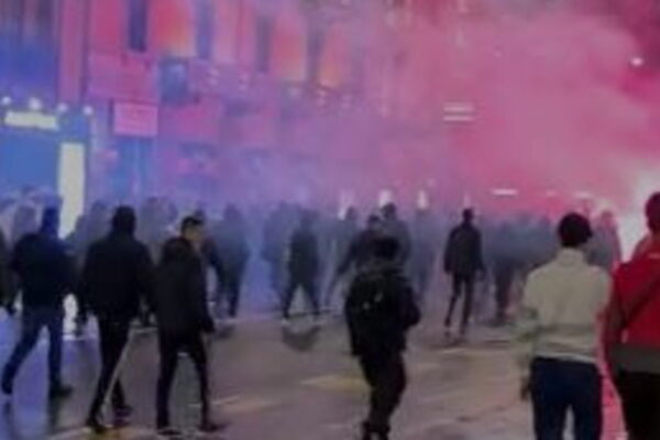 [VIDEO] Bombe carta e molotov, la rivolta di Milano