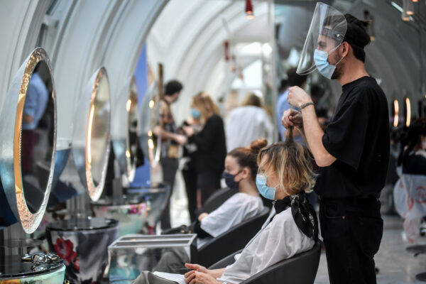 Foto Claudio Furlan – LaPresse 
18 Maggio 2020 Milano (Italia) 
News
Riapertura parrucchieri nella fase 2 dell’emergenza coronavirus , nelle foto il salone Aldo Coppola all’interno de La Rinascente

Photo Claudio Furlan/Lapresse
18 May 2020 Milano (Italy)
Re-opening of hairdressers in phase 2 of the coronavirus emergency, in the photos the Aldo Coppola salon inside La Rinascente