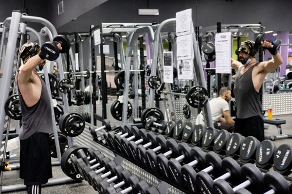 Foto Mauro Scrobogna /LaPresse
25-05-2020 Roma , Italia
Cronaca
Coronavirus, fase 2, riapertura palestre
Nella foto: primi allenamenti nelle palestre romane

Photo Mauro Scrobogna /LaPresse
May 25, 2020  Rome, Italy
News
Coronavirus outbreak: fase 2, gyms reopening
In the picture: first workouts in roman gyms