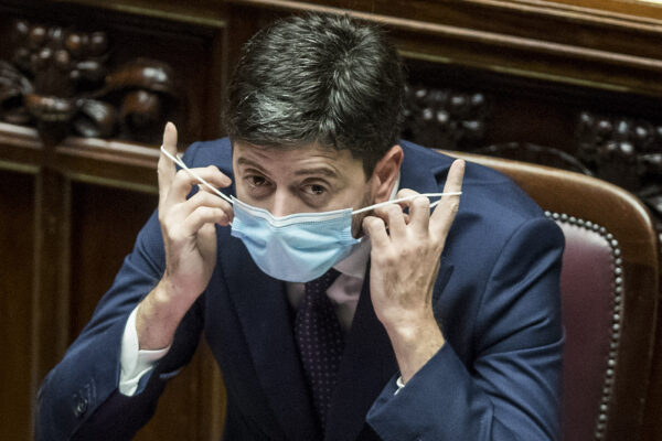 Foto Roberto Monaldo / LaPresse
06-10-2020 Roma
Politica
Camera dei Deputati – Comunicazioni del ministro della Salute sulle misure di contenimento per evitare la diffusione del Covid -19
Nella foto Roberto Speranza

Photo Roberto Monaldo / LaPresse 
06-10-2020 Rome (Italy) 
Chamber of Deputies – Communications of the minister of Health Roberto Speranza on anti Covid-19 measures
In the pic Roberto Speranza