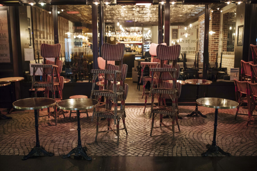 Nuovo Dpcm, finito il vertice governo-regioni: più mezzi per il trasporto pubblico e chiusura locali alle 24