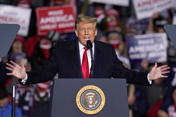 Trump ancora nel mirino, l’accusa al presidente: “Gonfiate le sue donazioni benefiche”