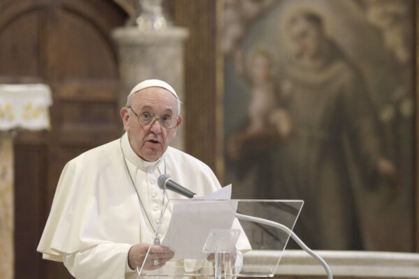 Unioni gay, la svolta di Francesco the young Pope Unioni gay, la svolta di Francesco the young Pope