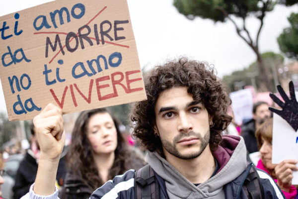 Ora basta incolpare le donne se gli uomini sono violenti