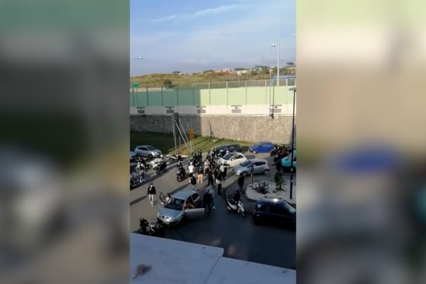 De Luca annuncia il lockdown e scattano le proteste