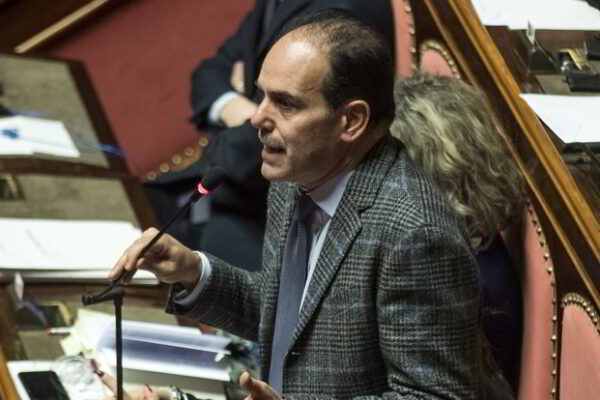 Governo agli sgoccioli, per il Pd i ministri non sono adeguati: all’orizzonte Conte ter o Draghi