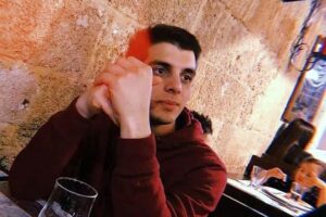 Gli uomini che uccidono non sono mostri…