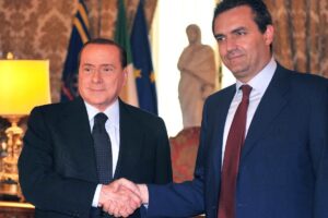 La brutta fine di de Magistris, costretto a sperare nell’aiuto di Forza Italia