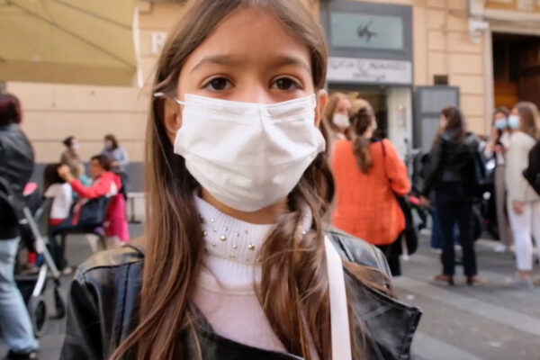 No alla chiusura delle scuole, la protesta contro l’ordinanza imposta da De Luca No alla chiusura delle scuole, la protesta contro l’ordinanza imposta da De Luca