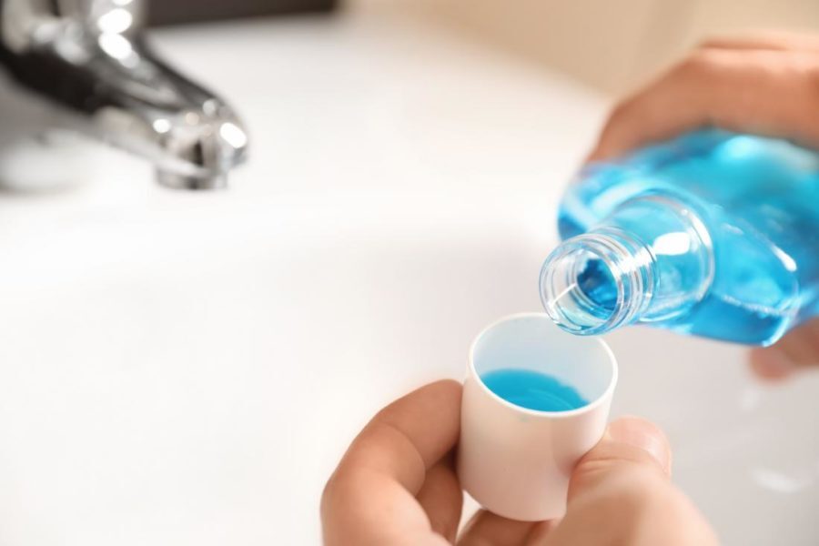 Collutorio contro il Coronavirus, cosa c’è di vero nella ricerca sui prodotti per l’igiene orale che ‘inattivano’ il virus