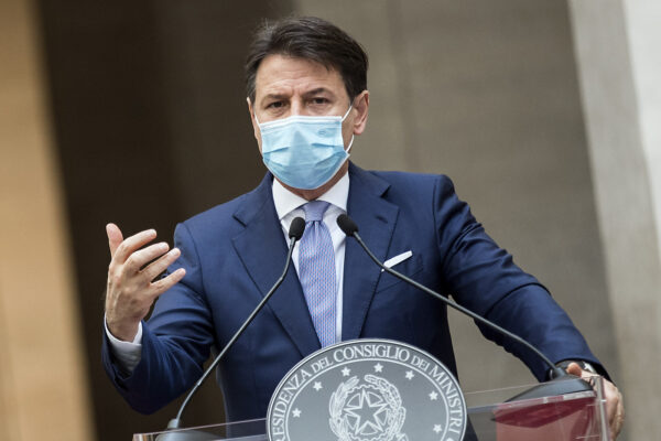 Foto Roberto Monaldo / LaPresse
25-10-2020 Roma
Politica
Palazzo Chigi – Il Presidente del Consiglio Giuseppe Conte illustra il nuovo Dpcm con le misure contro l’emergenza Covid-19
Nella foto Giuseppe Conte

Photo Roberto Monaldo / LaPresse 
25-10-2020 Rome (Italy) 
Chigi palace – Press conference of the Prime Minister Giuseppe Conte on the new Prime Minister’s Decree 
In the pic Giuseppe Conte