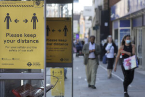 Coronavirus, in Inghilterra più ricoveri oggi che a marzo: a Parigi positivo il 17% dei test