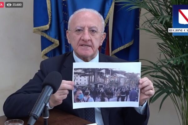 La ‘minaccia’ di De Luca: “Se contagi superano di molto i guariti è lockdown”