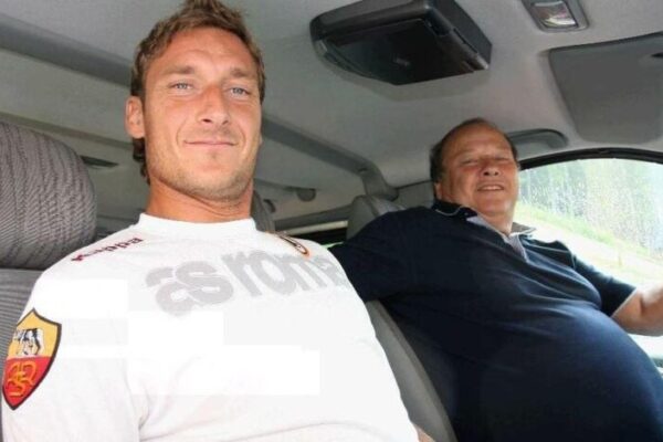 Totti piange il padre Enzo: “Era orgoglioso di me anche quando mi chiamavano ‘gnomo’”