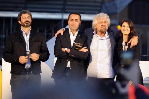 I grillini fanno dietrofront: ci siamo sbagliati, uno non vale più uno…